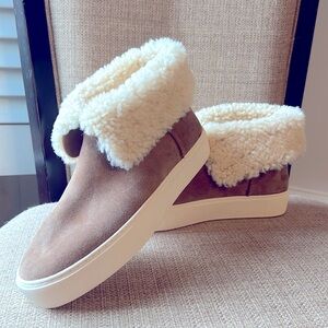 Beautiful never worn UGG Booties